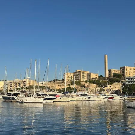 Malta Rooftop Terrace 2br 10min Valletta Msida