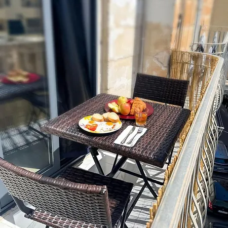 Malta Rooftop Terrace 2br 10min Valletta דירה *